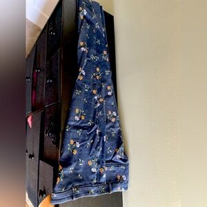 H&M navy floral pattern ankle pants